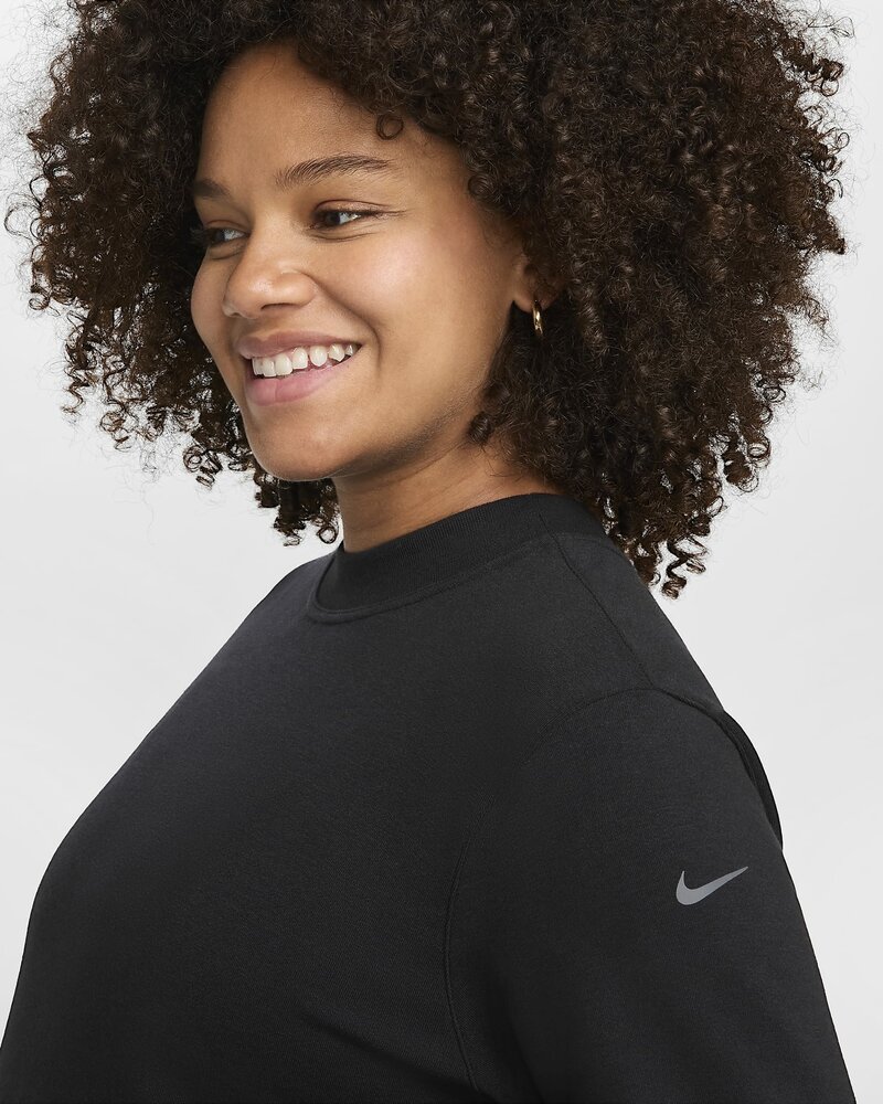 Nike (M) One